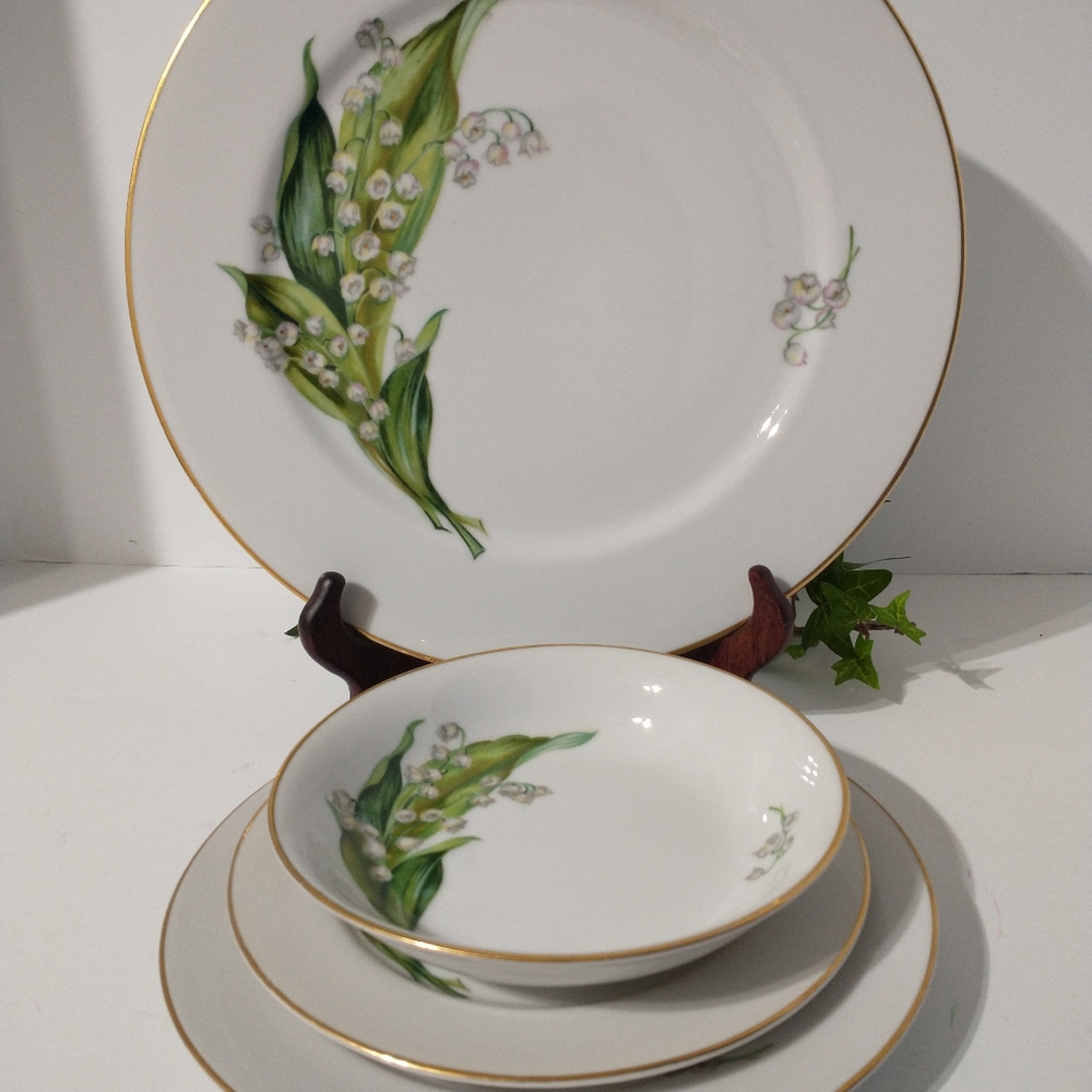 MAY TIME Lilly of the Valley / Craftsman China One Dinner Setting Plates